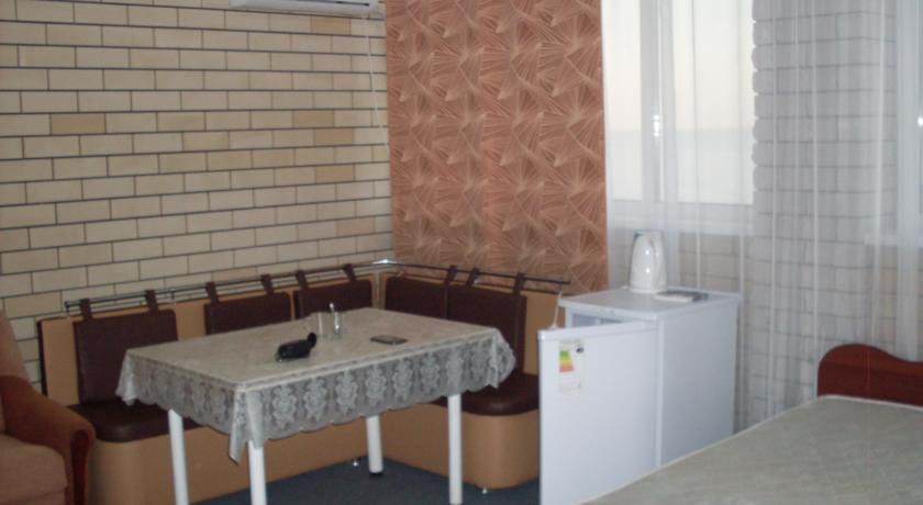 Гостиница Karmen 2 Guest House Ейск